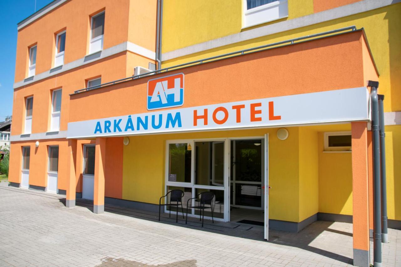 Arkanum Hotel Balatonmáriafürdő Buitenkant foto